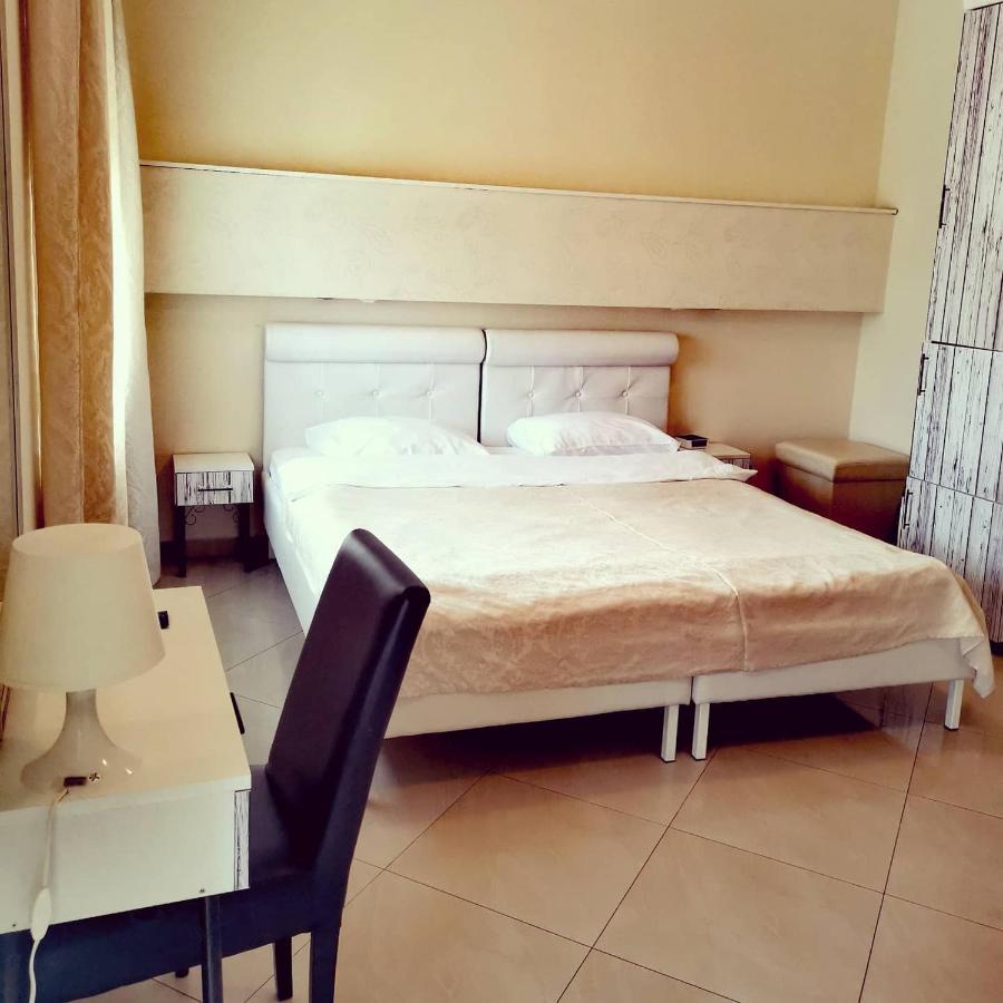 Garni Hotel Dash Novi Sad Ngoại thất bức ảnh