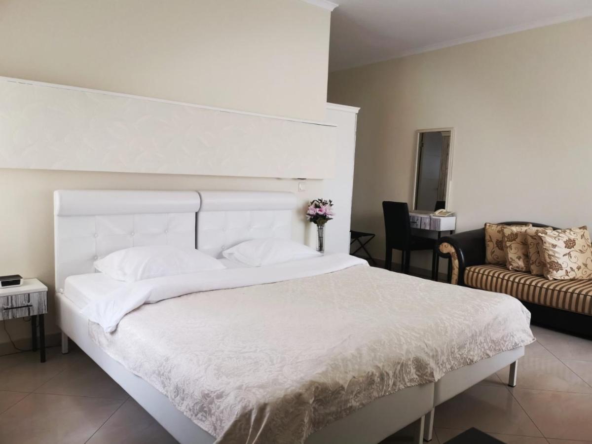 Garni Hotel Dash Novi Sad Ngoại thất bức ảnh