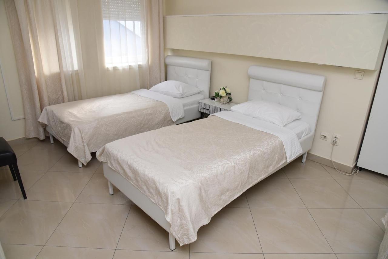Garni Hotel Dash Novi Sad Ngoại thất bức ảnh