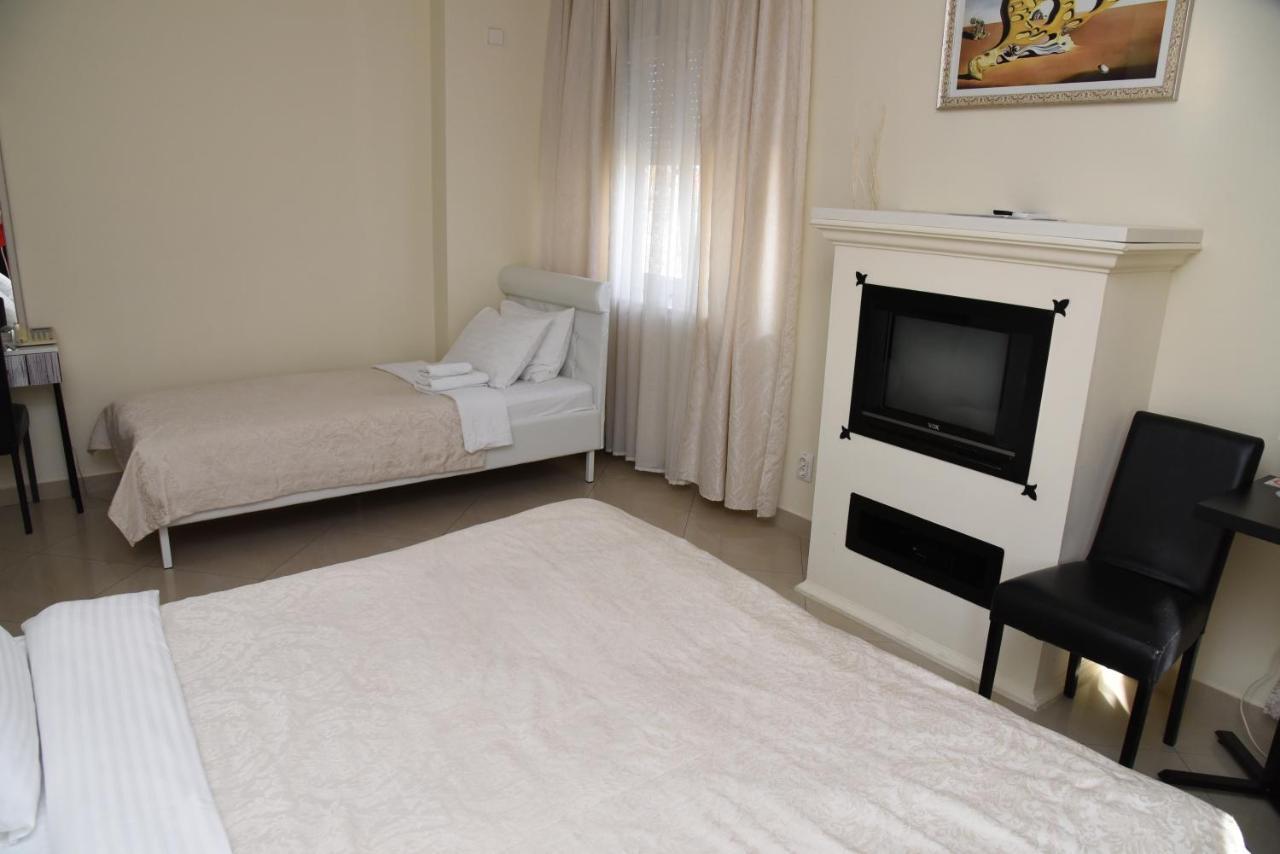 Garni Hotel Dash Novi Sad Ngoại thất bức ảnh