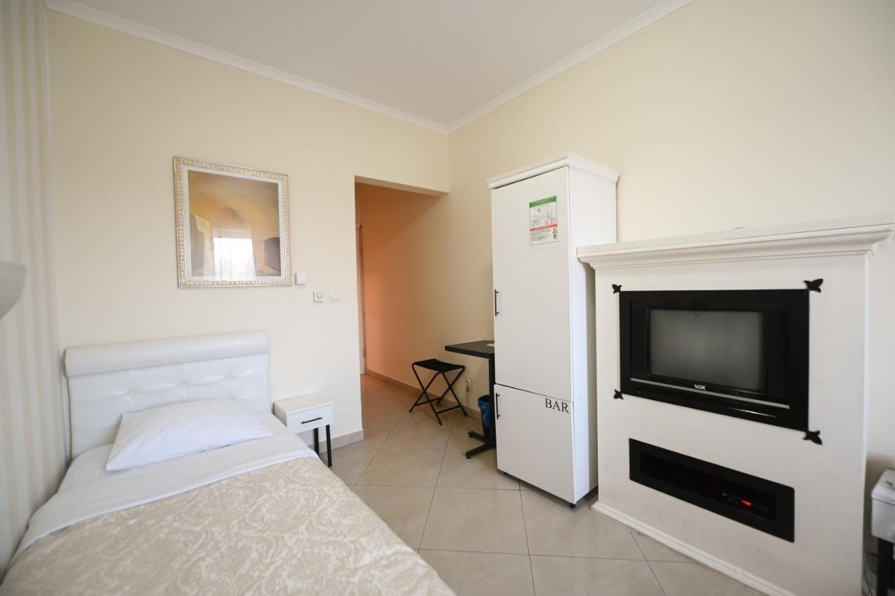 Garni Hotel Dash Novi Sad Ngoại thất bức ảnh