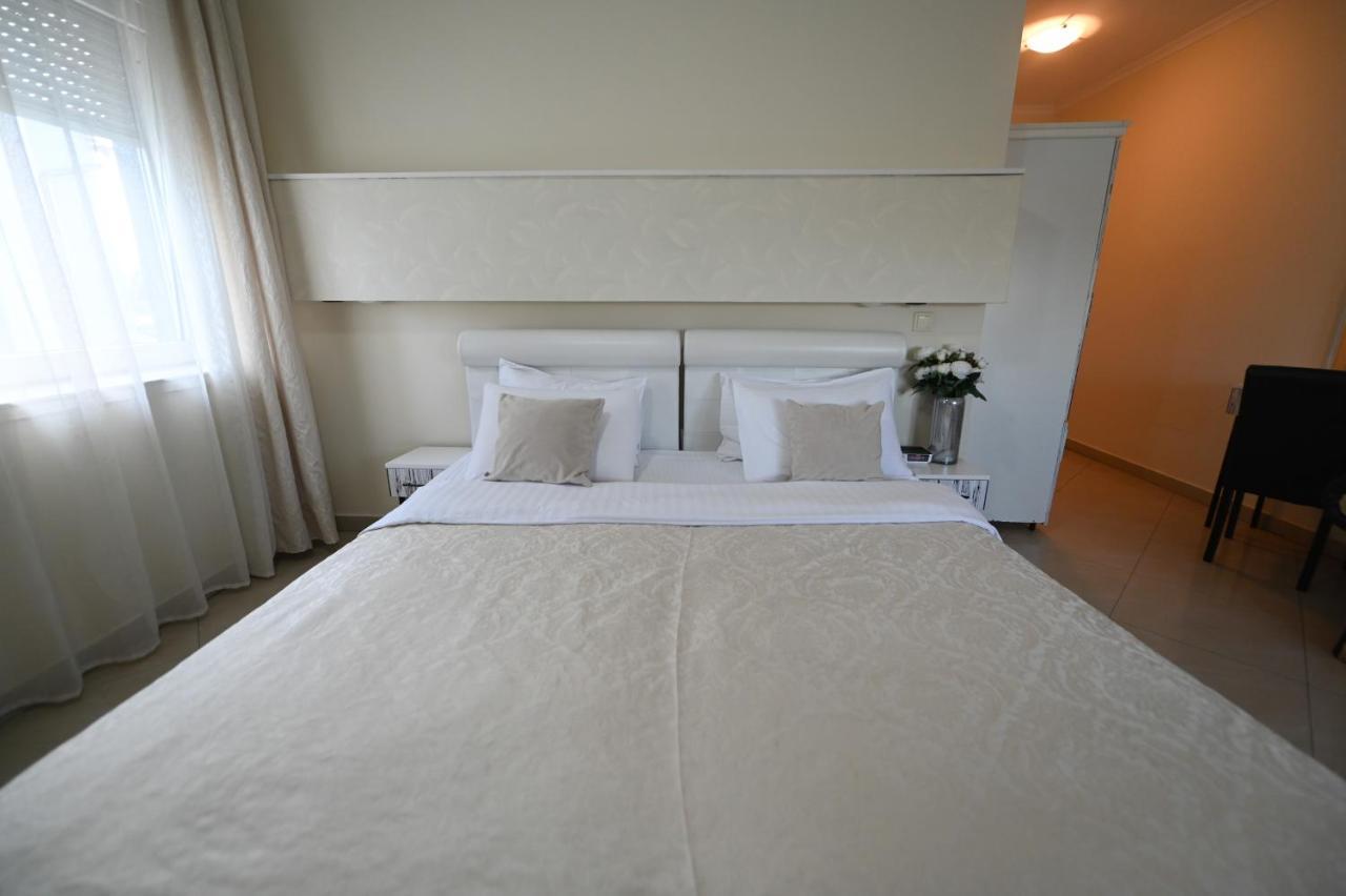 Garni Hotel Dash Novi Sad Ngoại thất bức ảnh