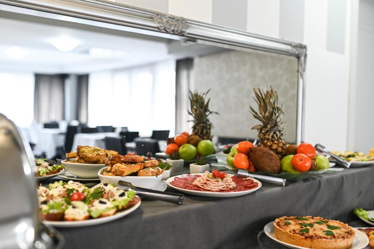Garni Hotel Dash Novi Sad Ngoại thất bức ảnh