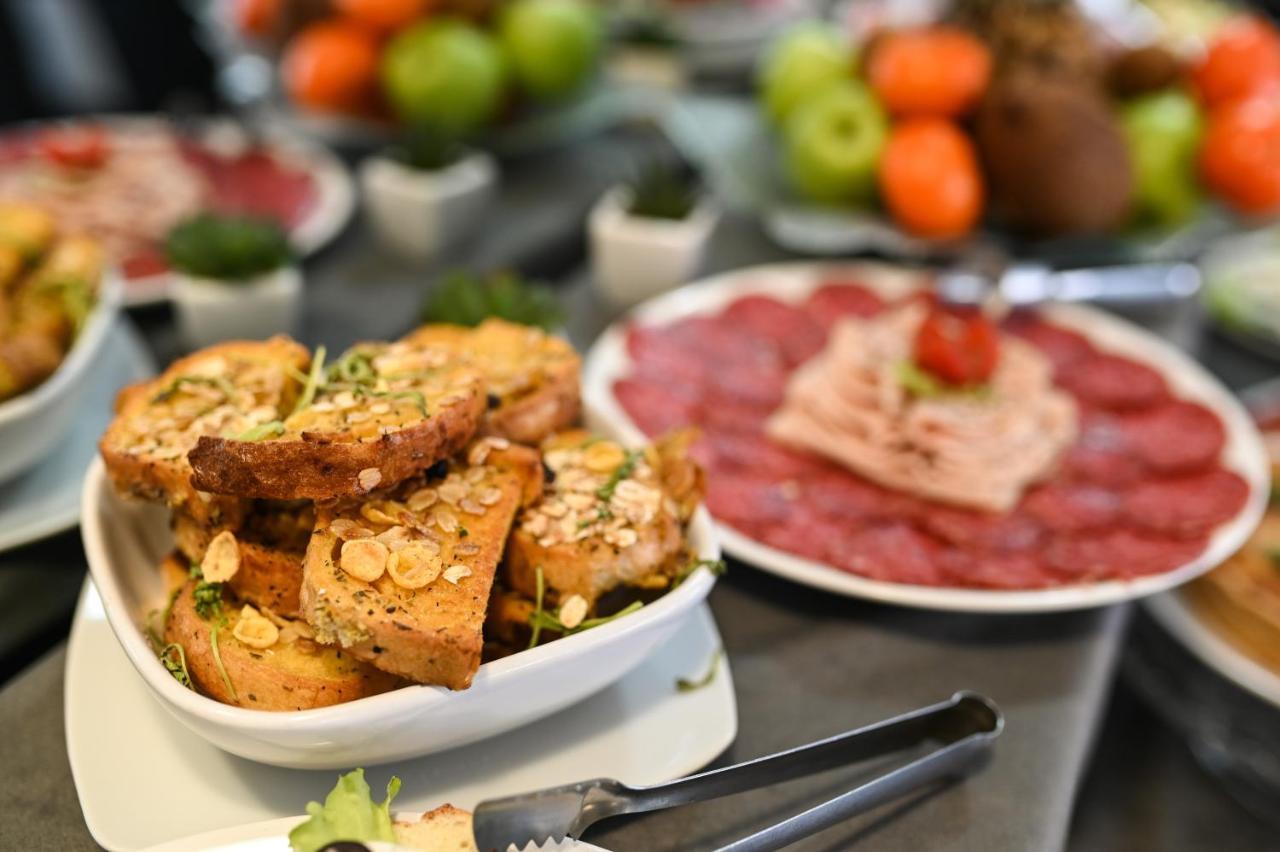 Garni Hotel Dash Novi Sad Ngoại thất bức ảnh
