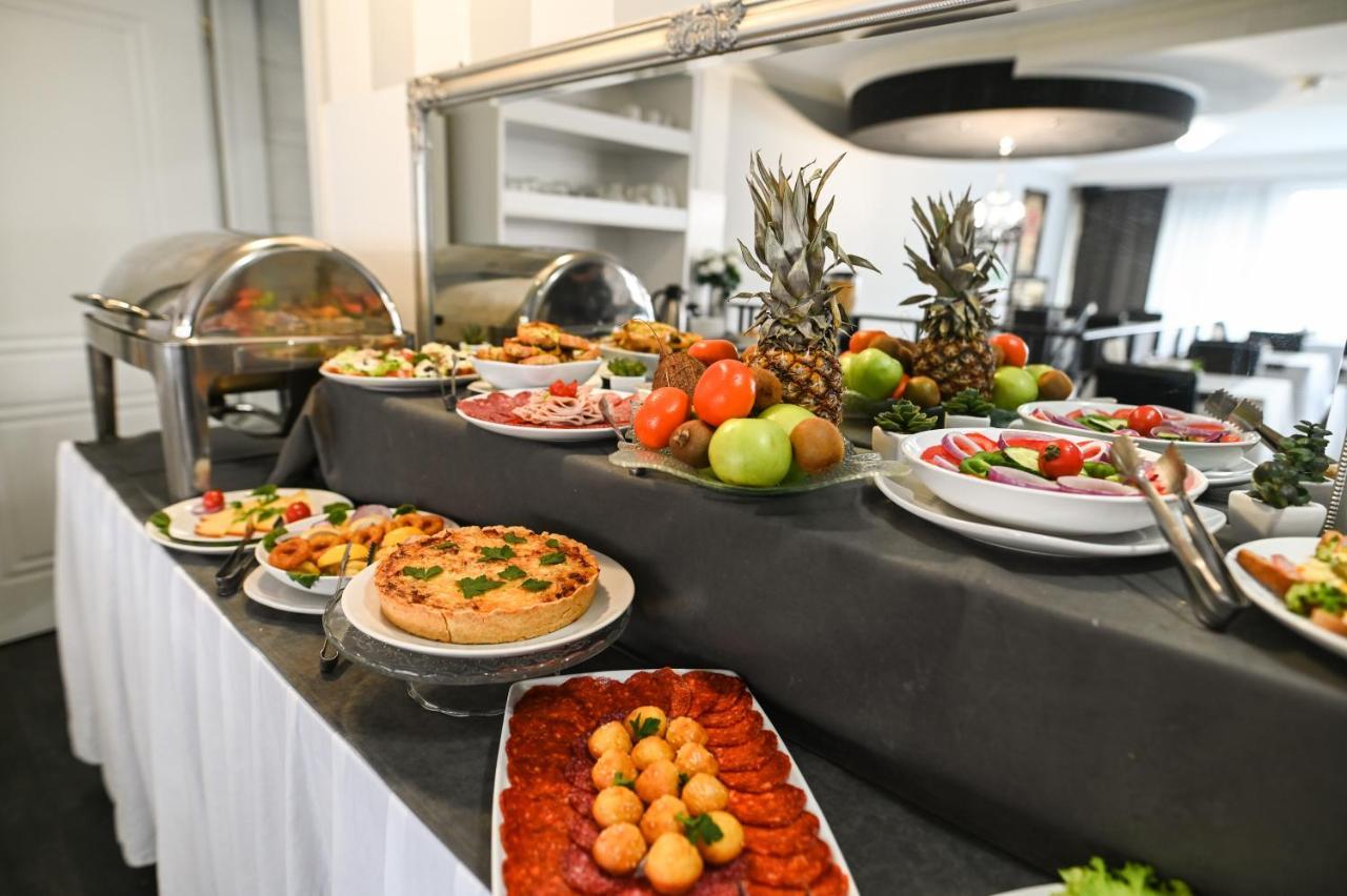 Garni Hotel Dash Novi Sad Ngoại thất bức ảnh