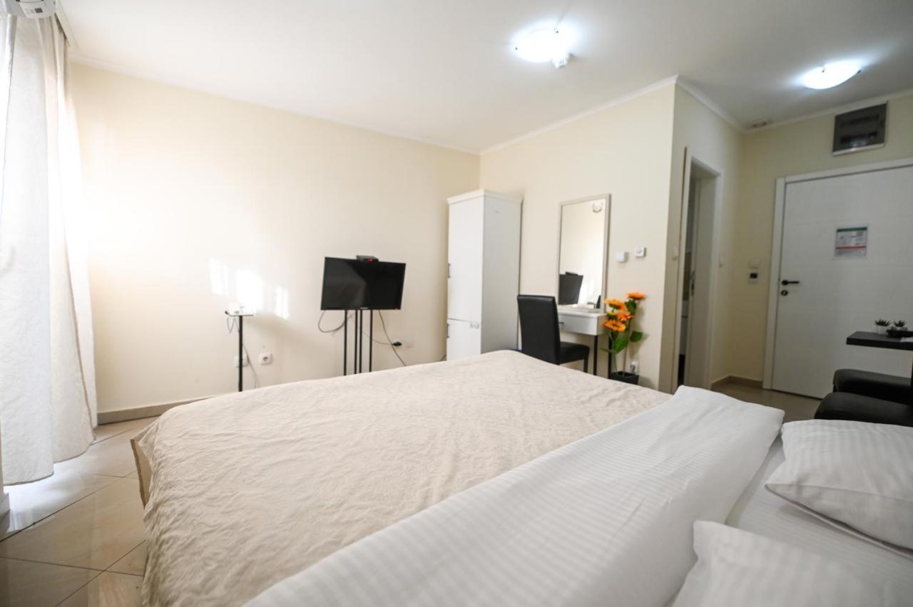 Garni Hotel Dash Novi Sad Ngoại thất bức ảnh