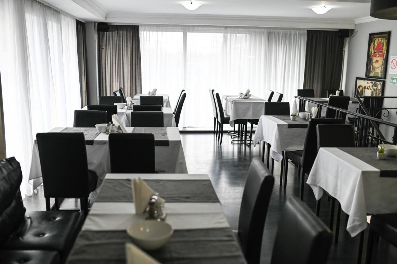 Garni Hotel Dash Novi Sad Ngoại thất bức ảnh