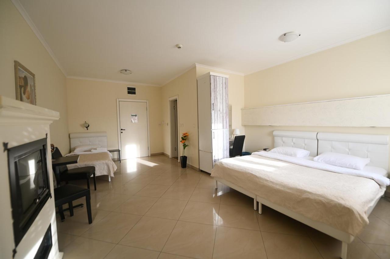 Garni Hotel Dash Novi Sad Ngoại thất bức ảnh