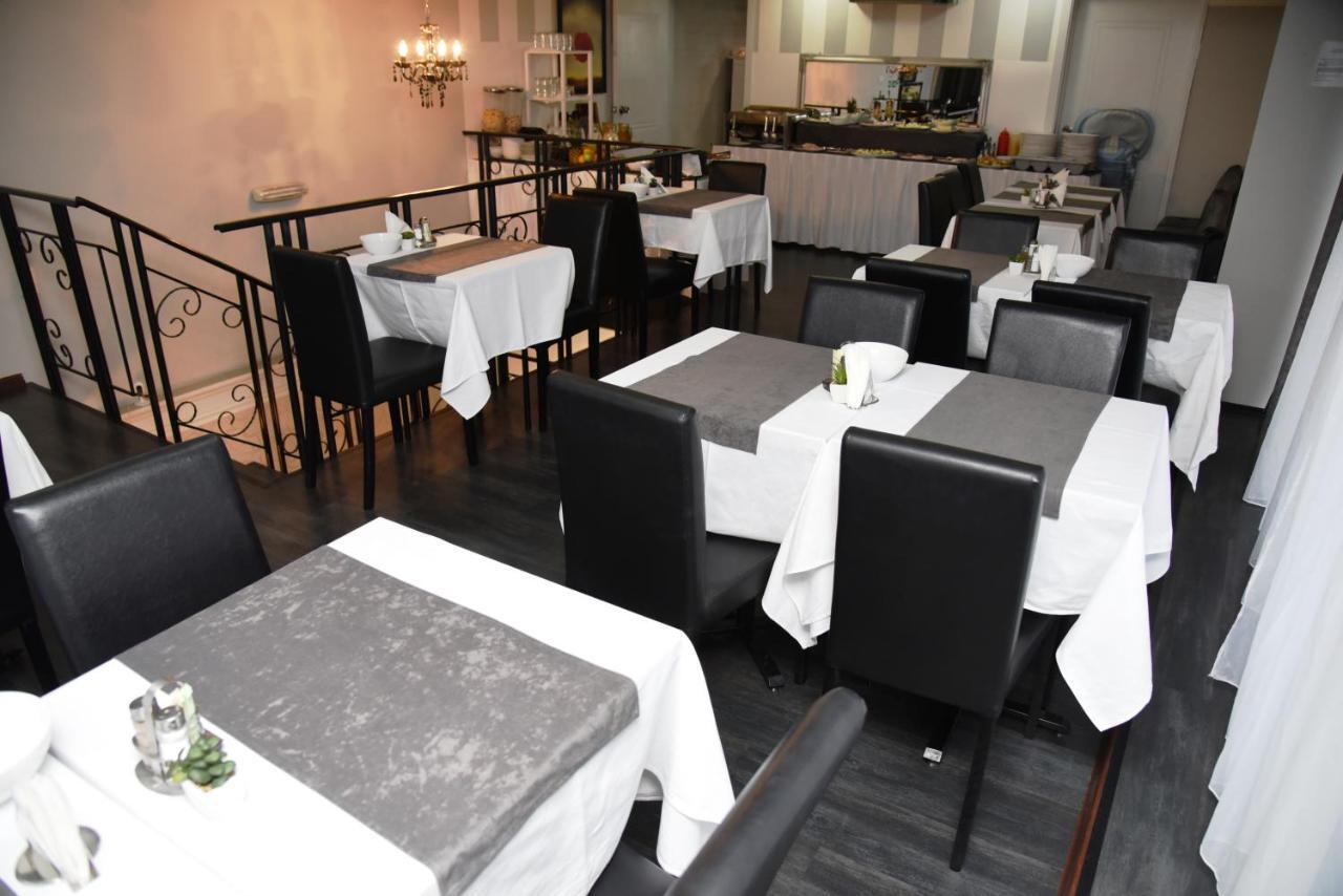 Garni Hotel Dash Novi Sad Ngoại thất bức ảnh